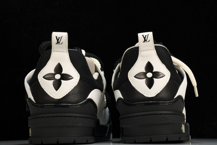 LV RUNNER SHOES