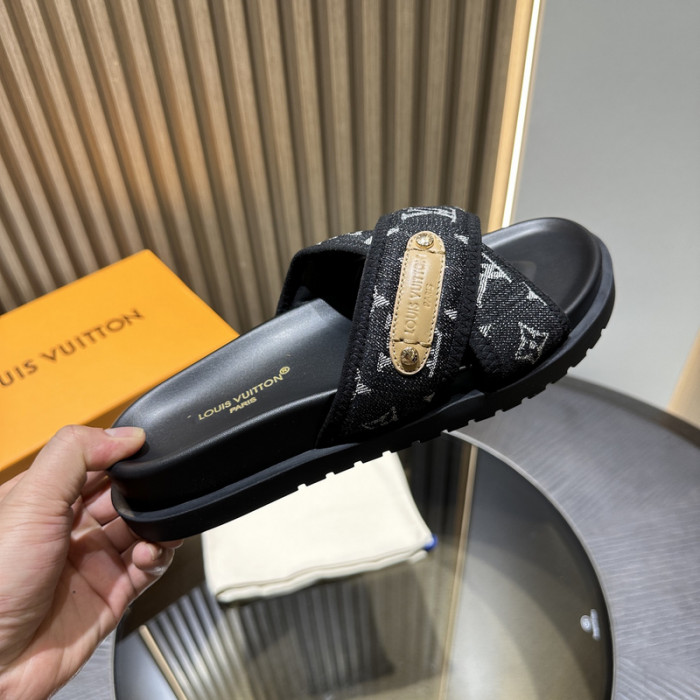 LV SANDALS