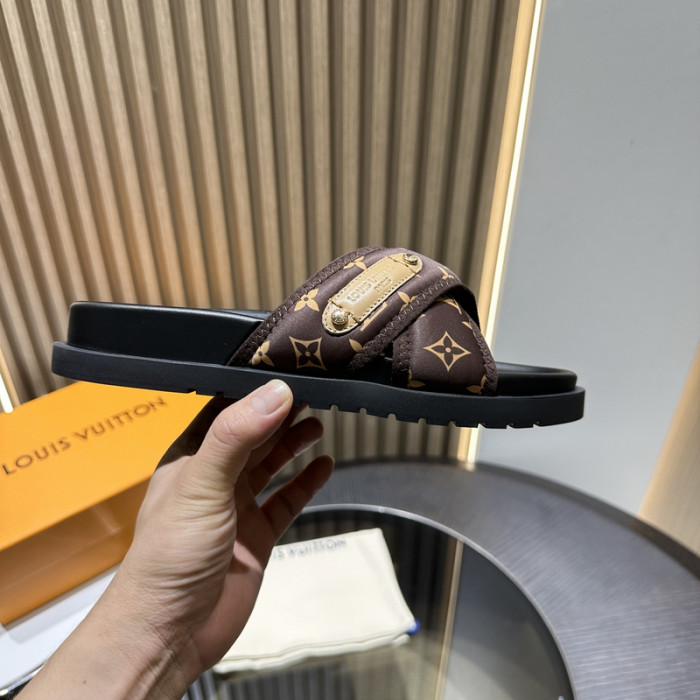 LV SANDALS