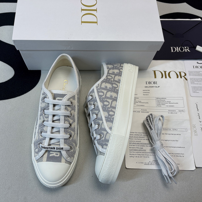 Dior Walk
