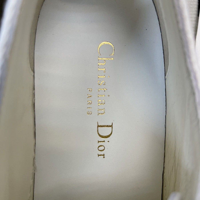 Dior Walk