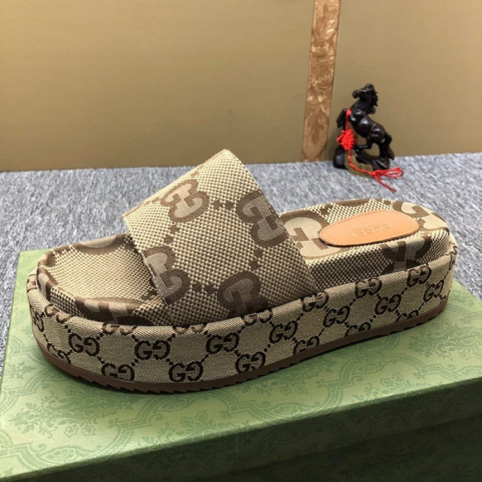 GUCC SANDALS