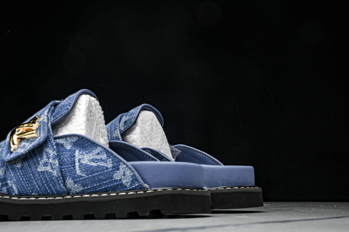 LV SANDALS