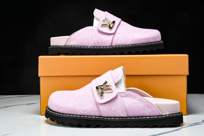 LV SANDALS