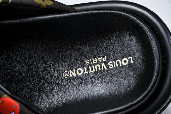 LV SANDALS