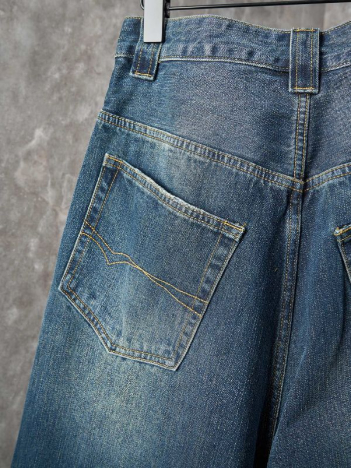 Balen*ciaga Jeans