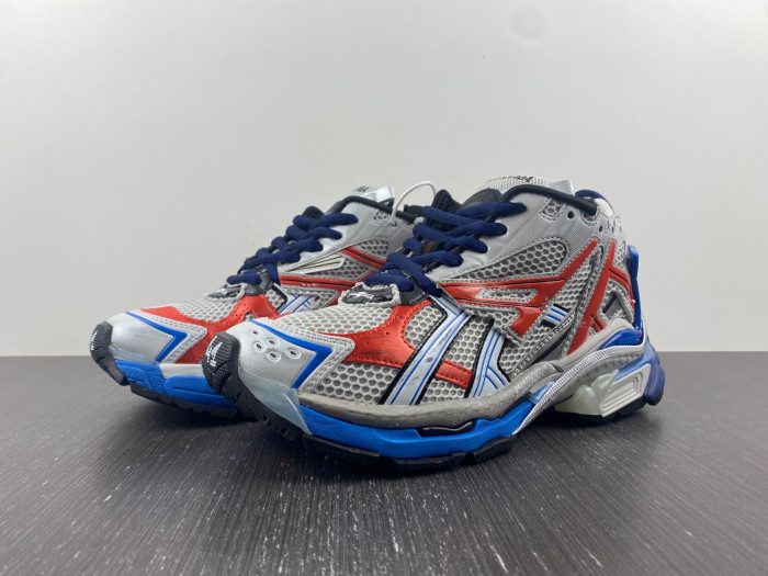 Ba*len*cia*ga runner