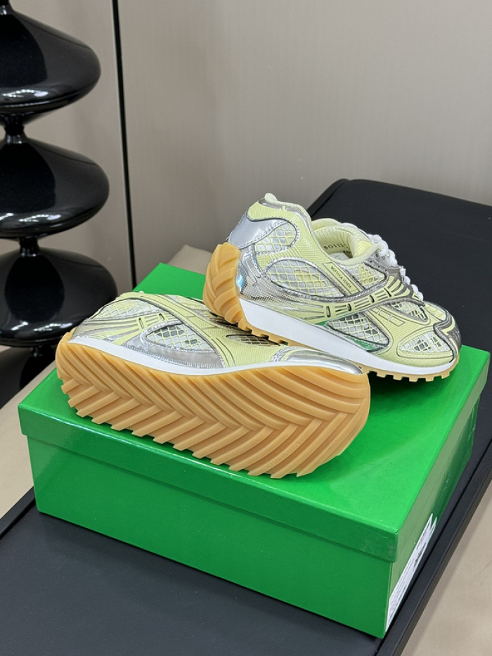 B0tte*a ve*ne*ta sneaker