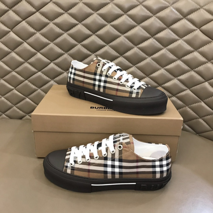 Burberry-Vintage Sneaker