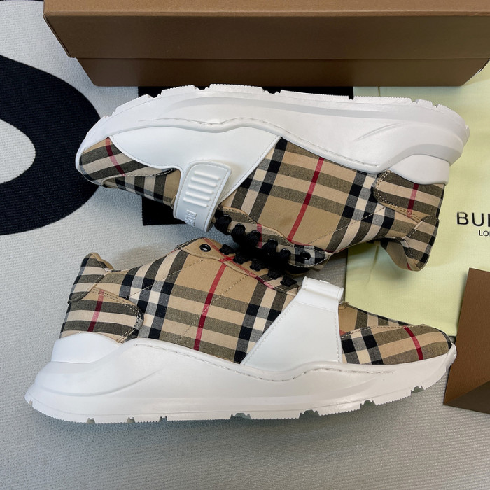 Burberry-Vintage Sneaker