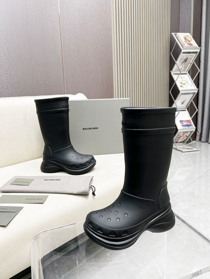 ba*len*cia*ga x Cr*0*s boot black (w) 677388w1s8e1000
