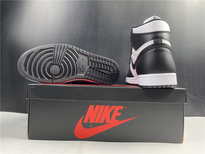 air jordan 1 retro black white (2014) 555088-010