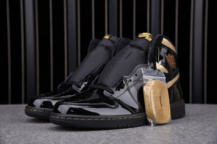 air jordan 1 retro high black metallic gold (2020) 555088-032