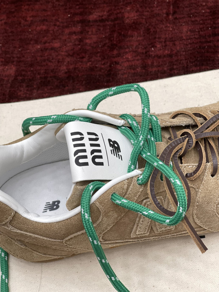 NEW BALANCE X MIUMIU SNEAKER
