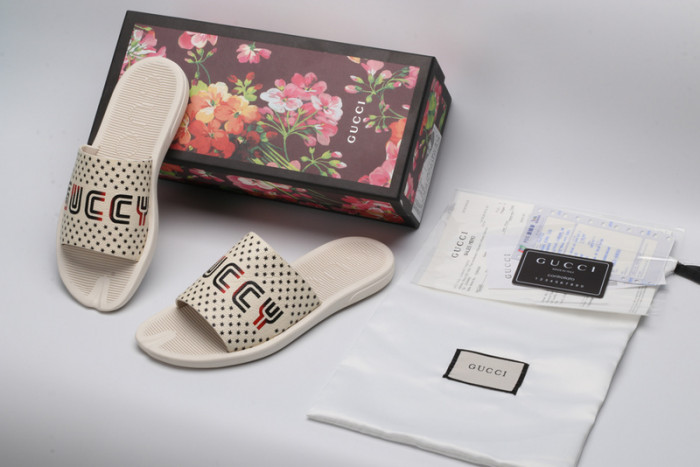G*u*i sandals