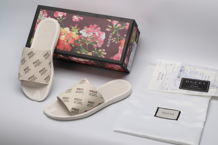 G*u*i sandals