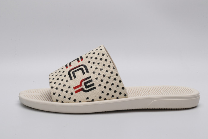 G*u*i sandals