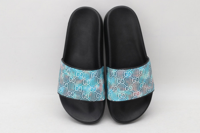 G*u*i sandals