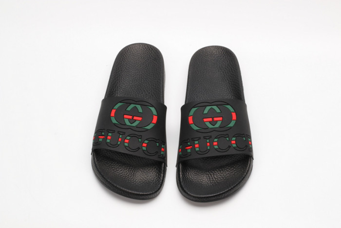 G*u*i sandals