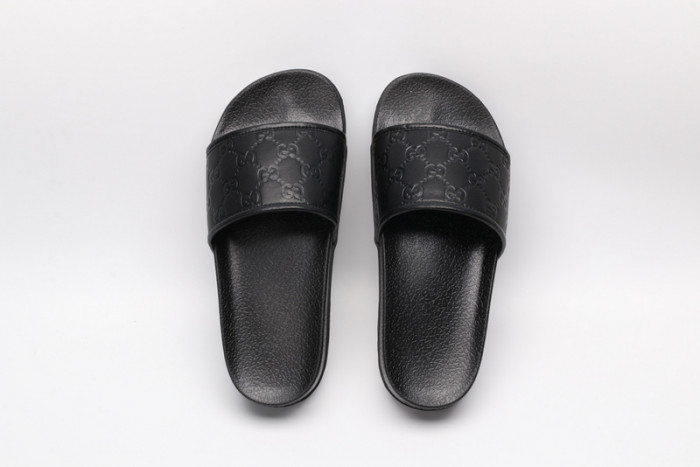 G*u*i sandals
