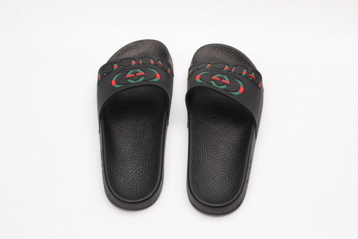 G*u*i sandals