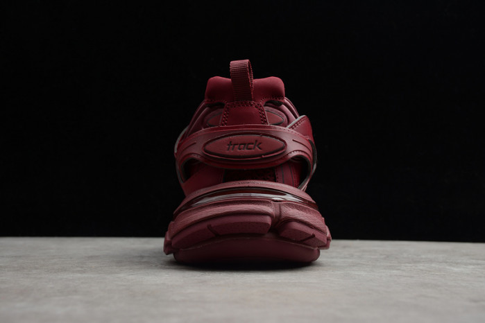 blcg track trainer dark red 542023-w2la-5504