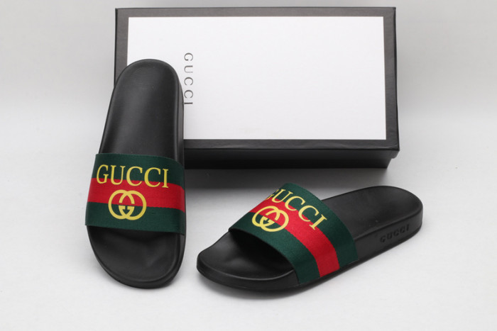 G*u*i sandals