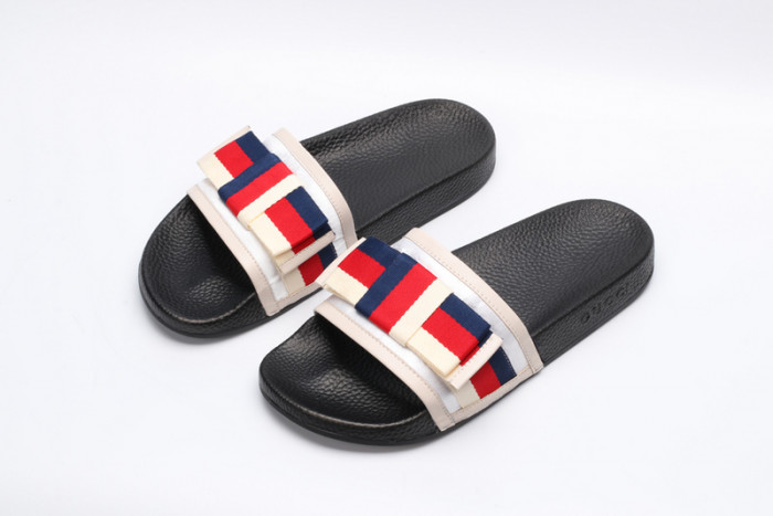 G*u*i sandals